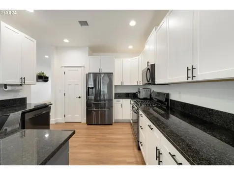 1935 Cleveland Street North Bend OR 97459