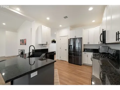 1935 Cleveland Street North Bend OR 97459