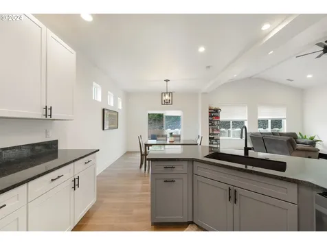 1935 Cleveland Street North Bend OR 97459