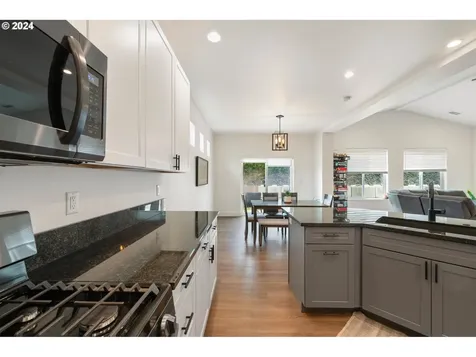 1935 Cleveland Street North Bend OR 97459