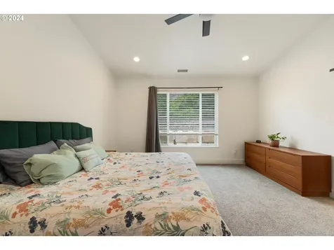 1935 Cleveland Street North Bend OR 97459