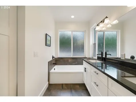 1935 Cleveland Street North Bend OR 97459