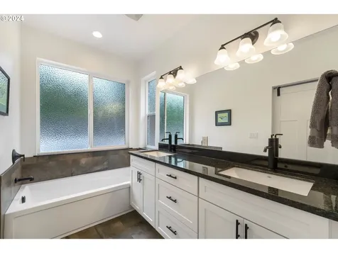 1935 Cleveland Street North Bend OR 97459