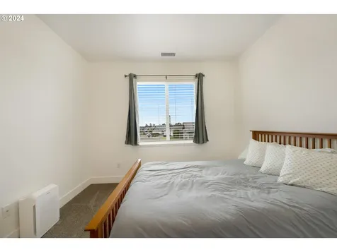1935 Cleveland Street North Bend OR 97459