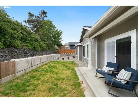 1935 Cleveland Street North Bend OR 97459