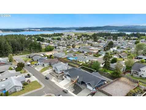 1935 Cleveland Street North Bend OR 97459