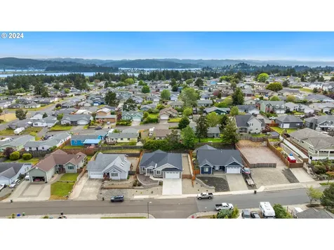 1935 Cleveland Street North Bend OR 97459