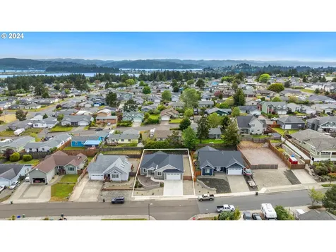 1935 Cleveland Street North Bend OR 97459