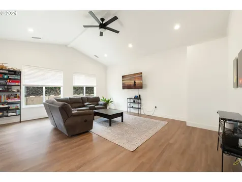 1935 Cleveland Street North Bend OR 97459