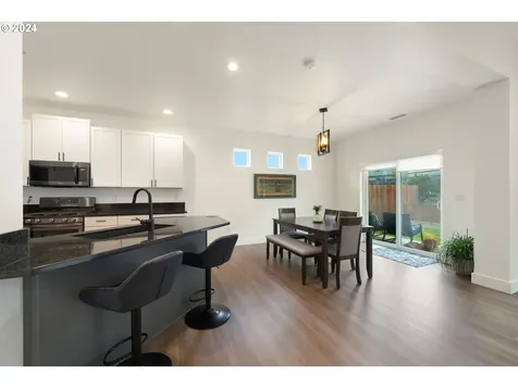 1935 Cleveland Street North Bend OR 97459