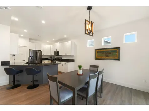 1935 Cleveland Street North Bend OR 97459