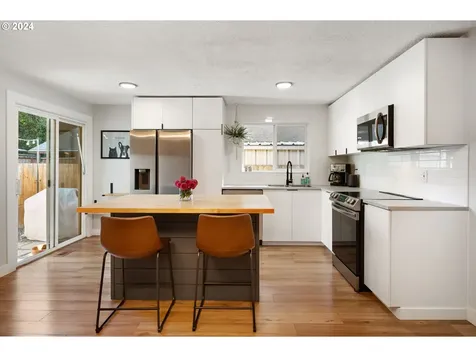 8910 N Endicott Avenue Portland OR 97217