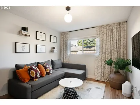 8910 N Endicott Avenue Portland OR 97217