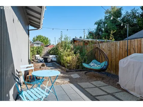 8910 N Endicott Avenue Portland OR 97217