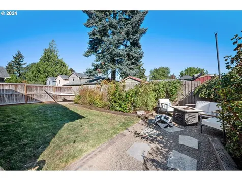 8910 N Endicott Avenue Portland OR 97217