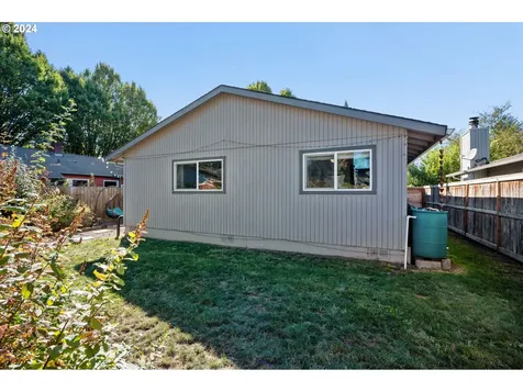 8910 N Endicott Avenue Portland OR 97217