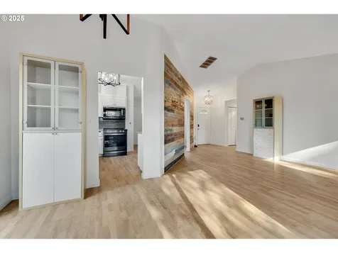 1104 N Hadley Road Newberg OR 97132