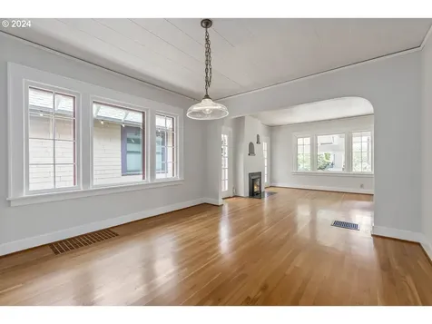 1715 Se 46th Avenue Portland OR 97215