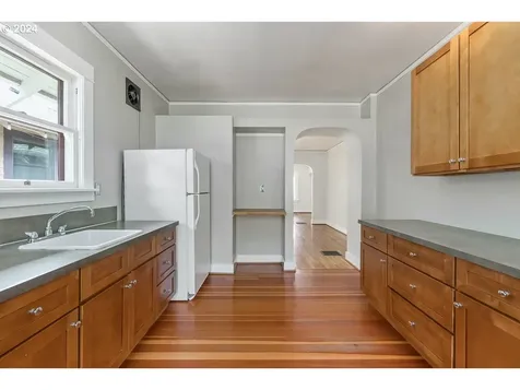 1715 Se 46th Avenue Portland OR 97215