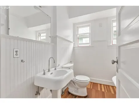 1715 Se 46th Avenue Portland OR 97215