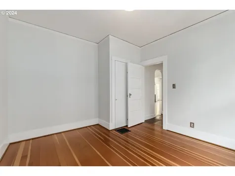 1715 Se 46th Avenue Portland OR 97215