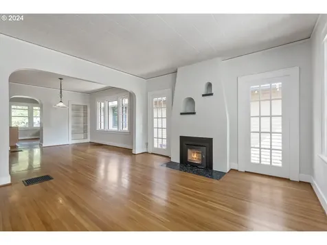 1715 Se 46th Avenue Portland OR 97215