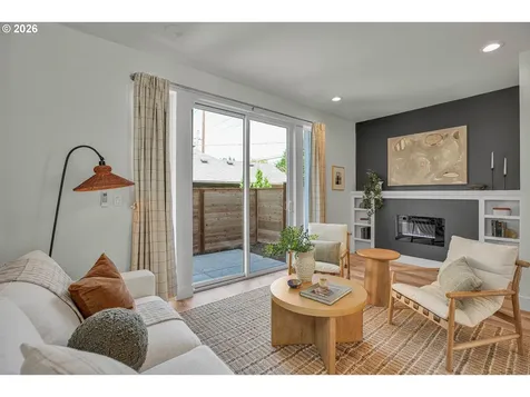8428 E Burnside Street Portland OR 97216