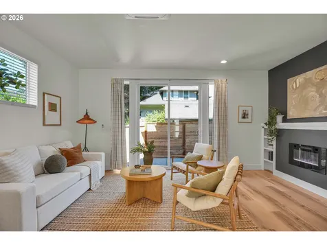 8428 E Burnside Street Portland OR 97216