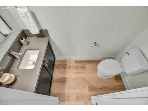 8428 E Burnside Street Portland OR 97216