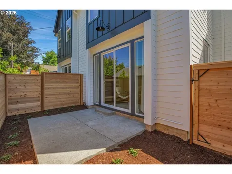 8428 E Burnside Street Portland OR 97216