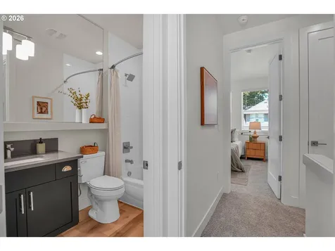 8428 E Burnside Street Portland OR 97216