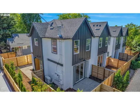 8428 E Burnside Street Portland OR 97216