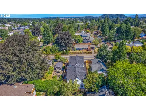 8428 E Burnside Street Portland OR 97216