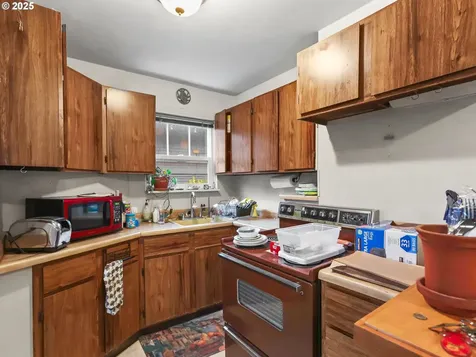 1815 SE 51st Avenue Portland OR 97215