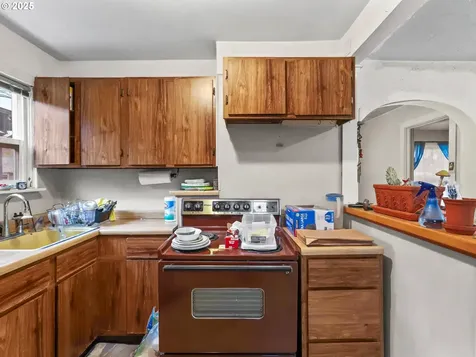 1815 SE 51st Avenue Portland OR 97215