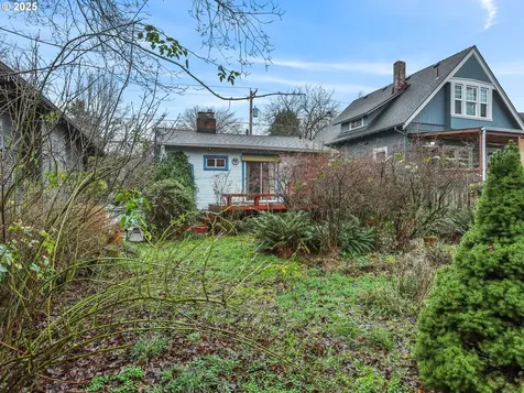 1815 SE 51st Avenue Portland OR 97215