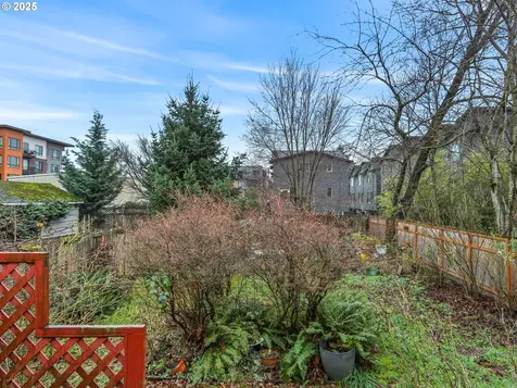 1815 SE 51st Avenue Portland OR 97215