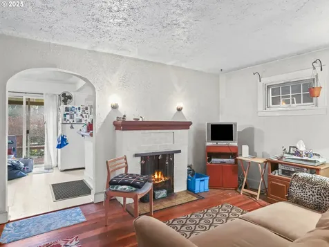 1815 SE 51st Avenue Portland OR 97215