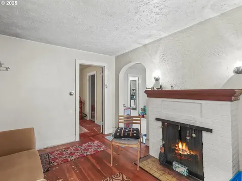 1815 SE 51st Avenue Portland OR 97215
