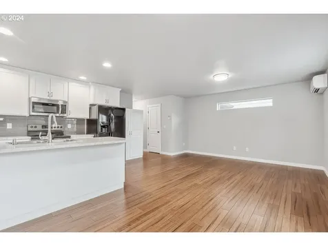 410 Sunset Court Amity OR 97101