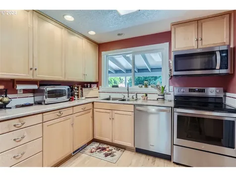 482 Ne 18th Avenue Hillsboro OR 97124