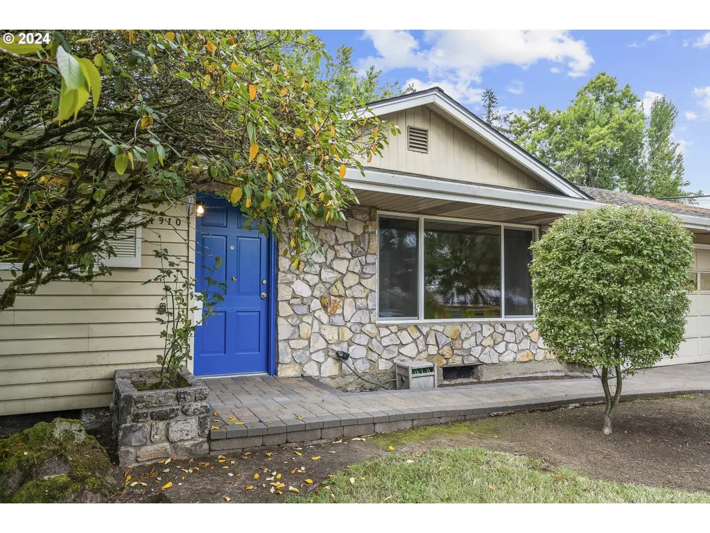 4910 SW Vesta Street Portland OR 97219