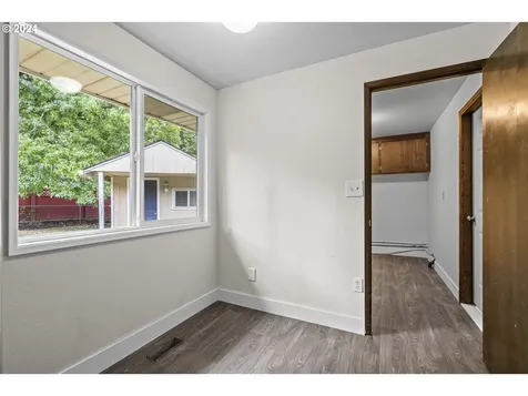 4910 SW Vesta Street Portland OR 97219