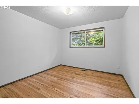 4910 SW Vesta Street Portland OR 97219