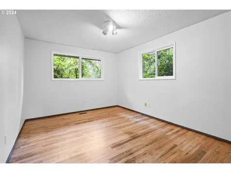 4910 SW Vesta Street Portland OR 97219