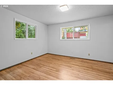 4910 SW Vesta Street Portland OR 97219