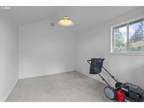 4910 SW Vesta Street Portland OR 97219
