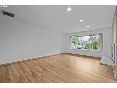 4910 SW Vesta Street Portland OR 97219