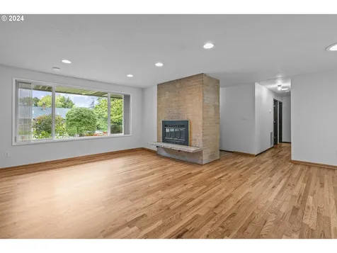 4910 SW Vesta Street Portland OR 97219