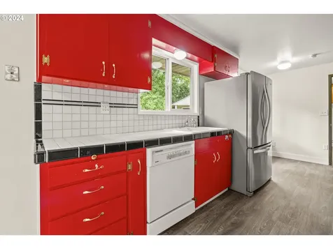 4910 SW Vesta Street Portland OR 97219